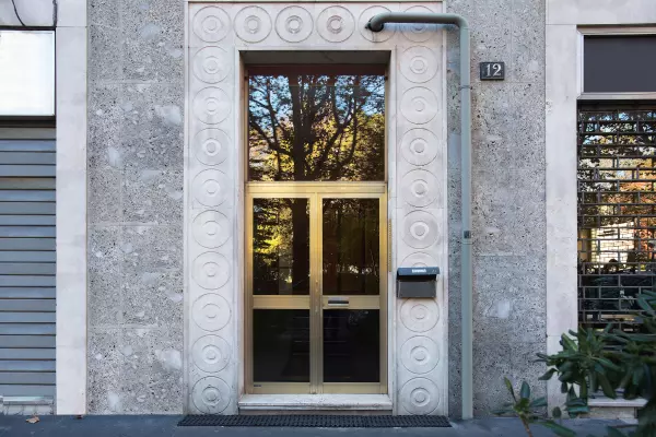 Front door of the building of Milan Skyline Apartment